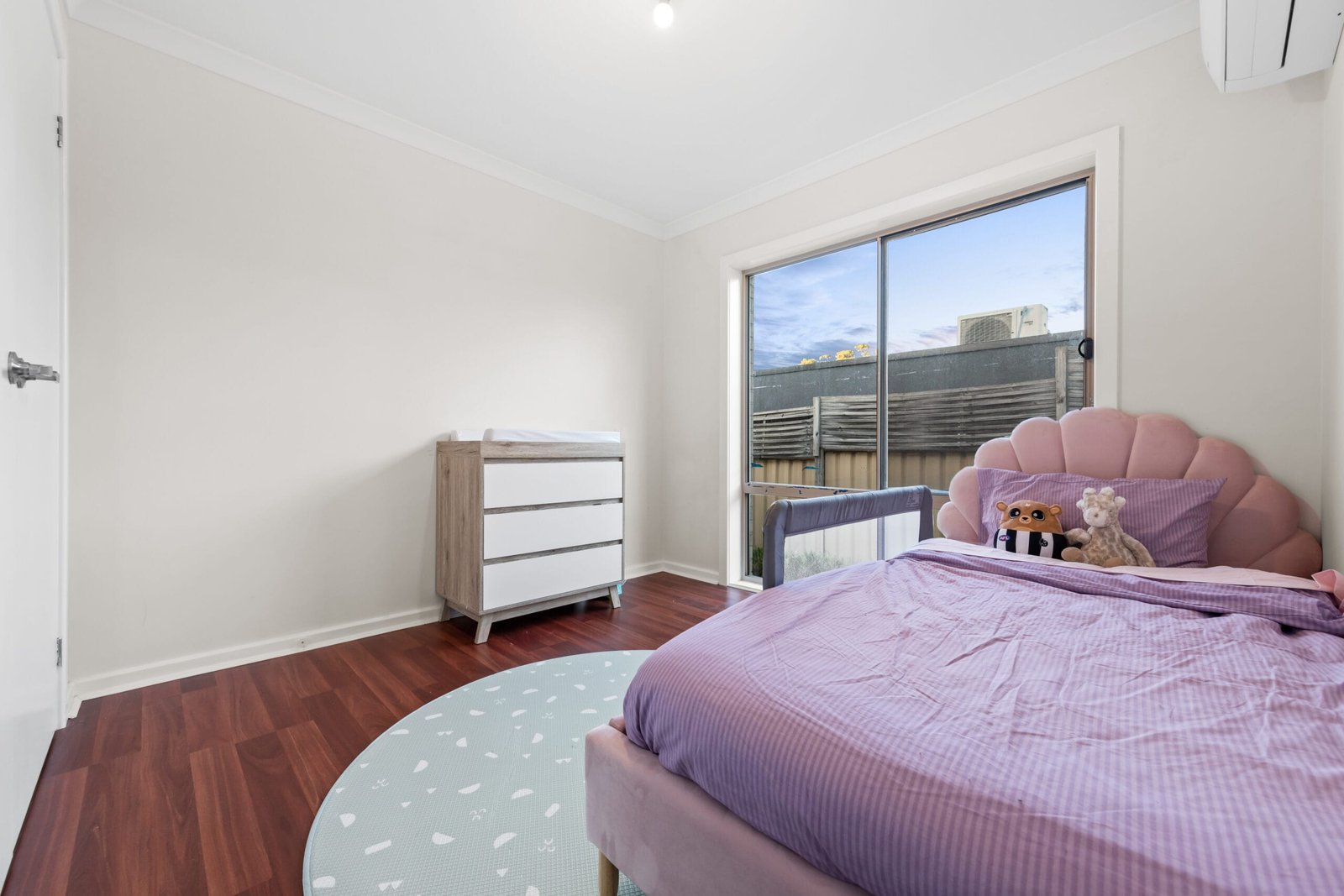 2/284 Pound Road, Hampton Park - Image 1